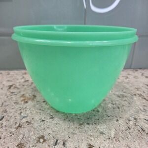 Vintage Tupperware Crisp-It Lettuce Keeper Bowl 679-7 Jadeite Green Made in USA